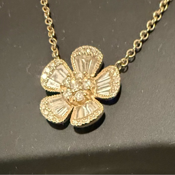 FLOWER BAGUETTE NECKLACE 14K gold and diamonds - Picture 5 of 6